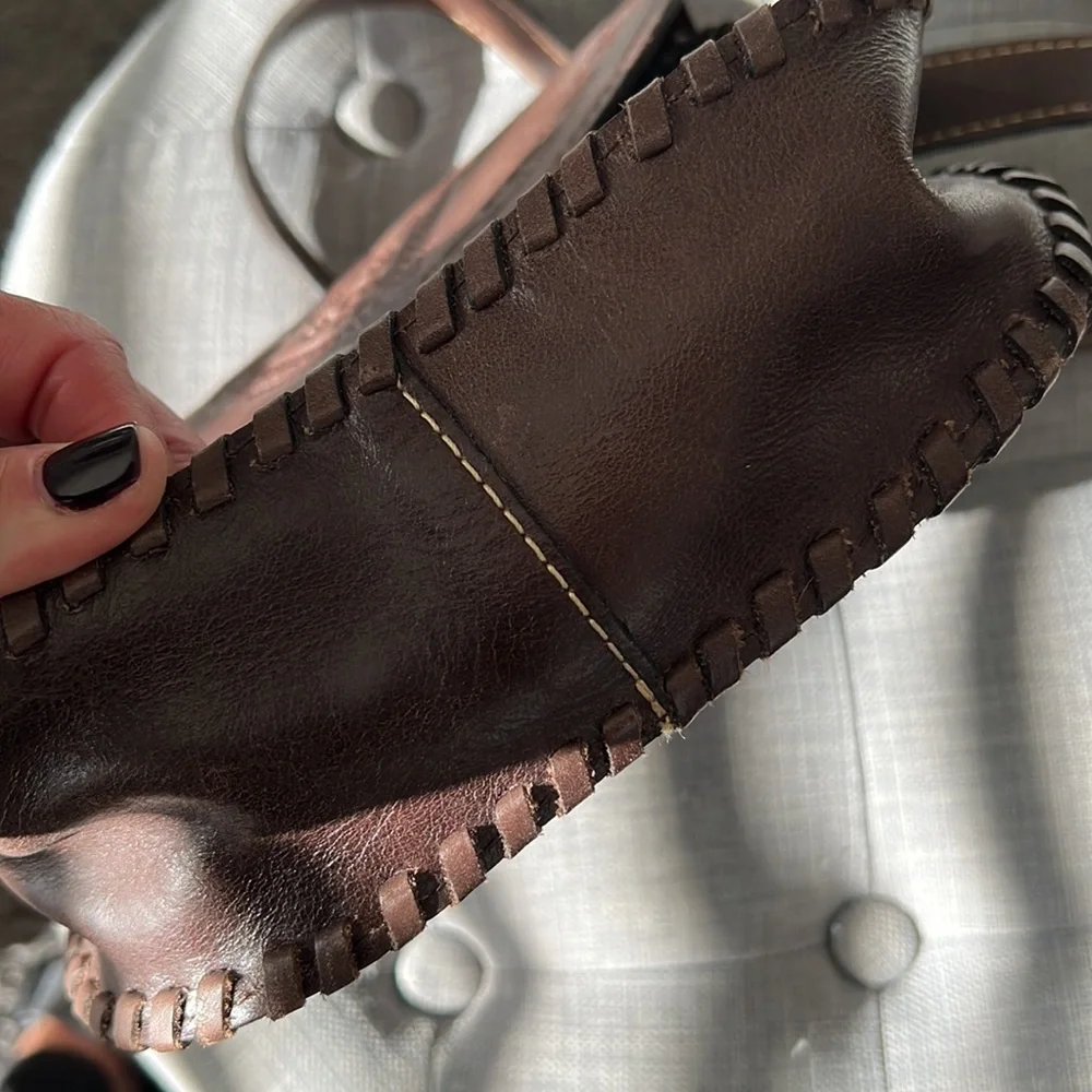 Patricia Nash leather crossbody. Gently used but nearly new - Picture 4 of 5